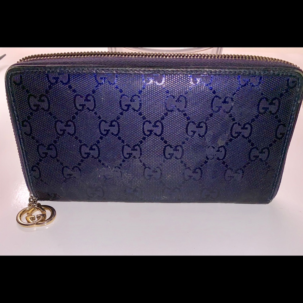 *** SOLD ***GUCCI WALLET NAVY GUCCISIMA CONTINENT
